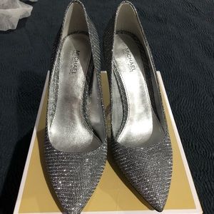 Michael Michael Kors silver pumps